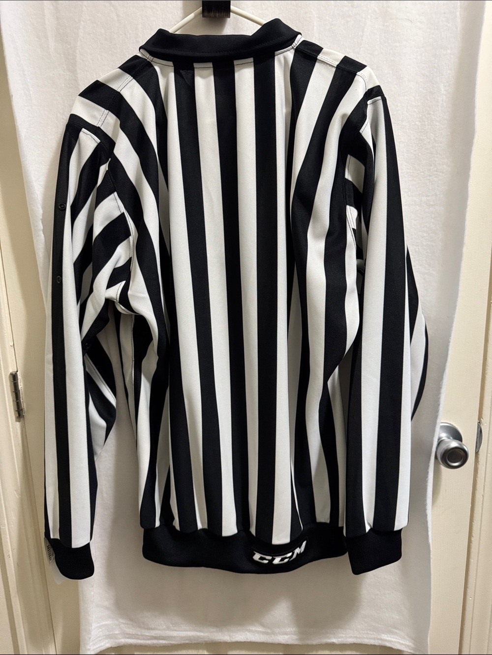 CCM- Black & White Striped Men’s Referee Pull over - Picture 2 of 5